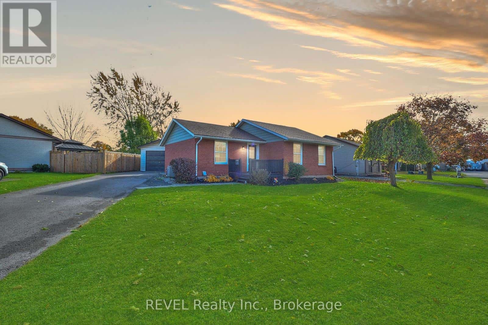 11 NEWLEAF CRESCENT — Welland (N. Welland) - Photo 4 of 50