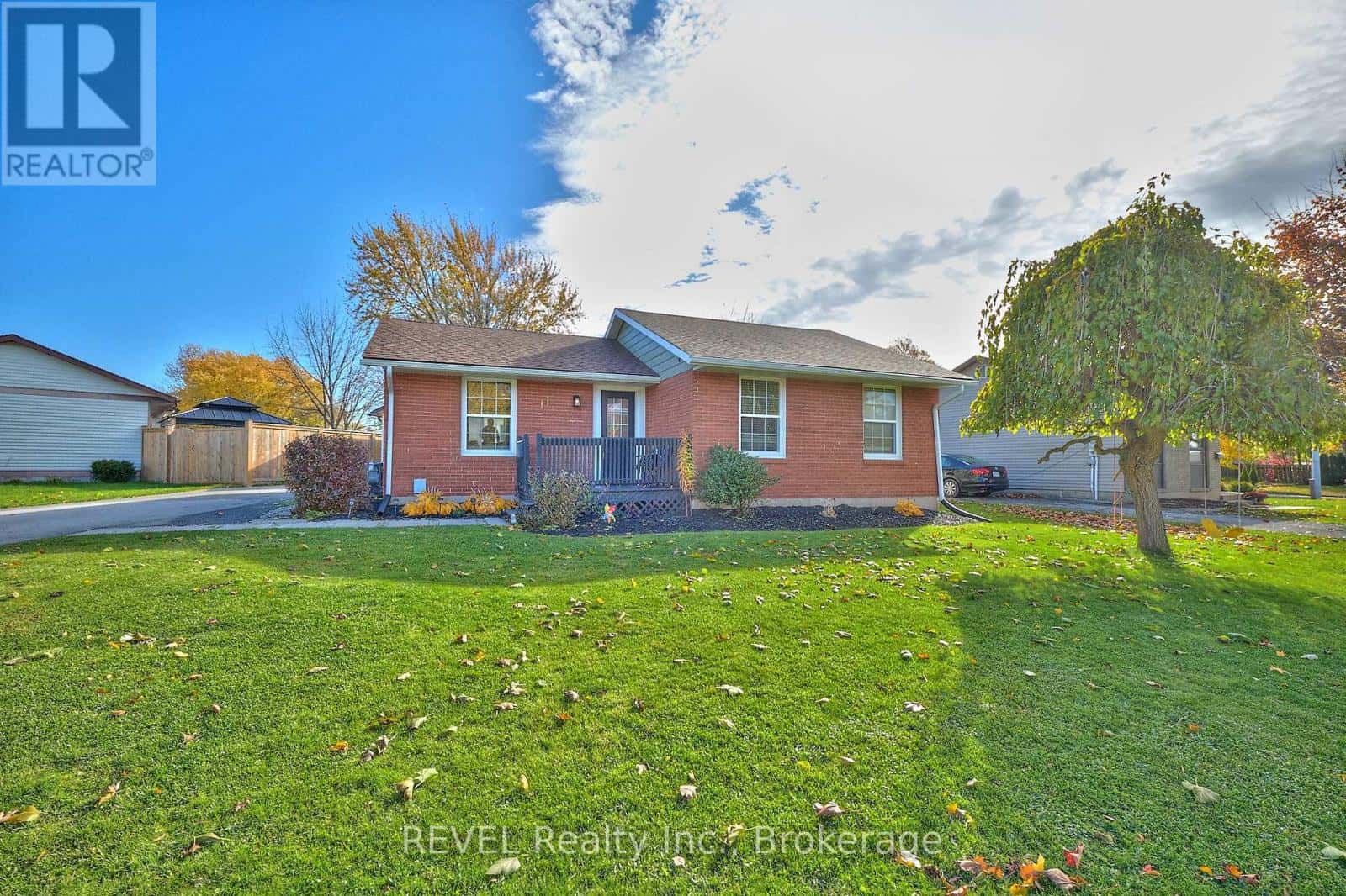 11 NEWLEAF CRESCENT — Welland (N. Welland) - Photo 5 of 50