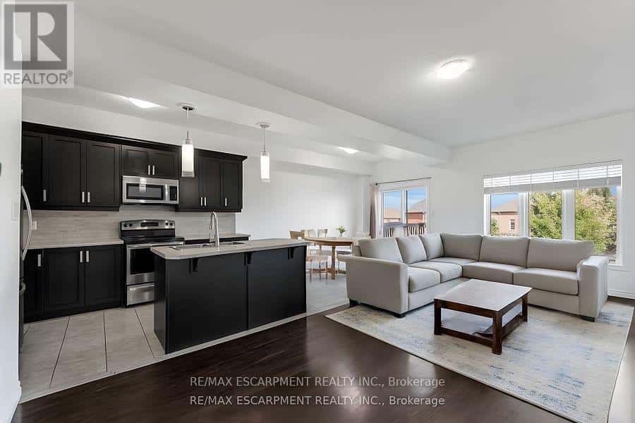 70 VINTON ROAD — Hamilton (Meadowlands), Ontario - Photo 4 of 29