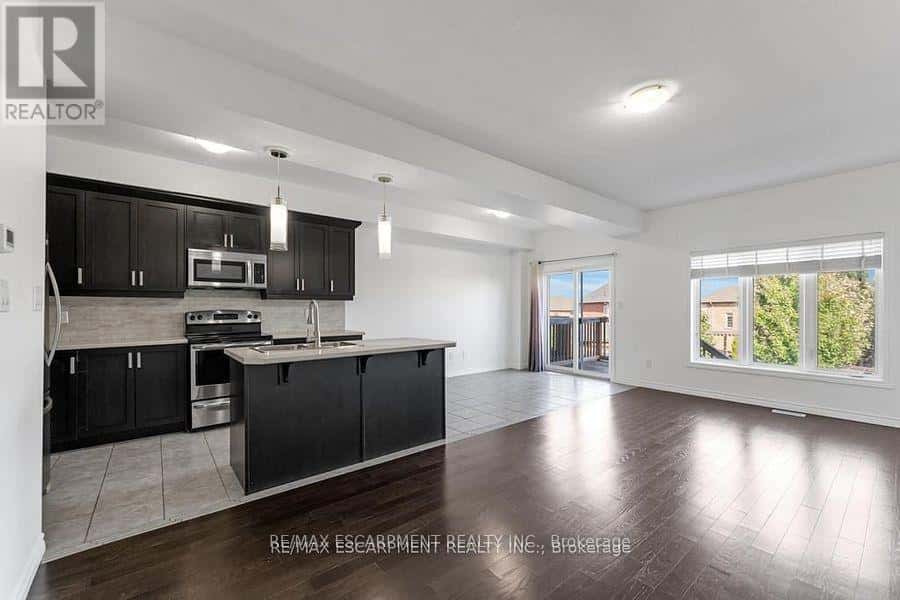 70 VINTON ROAD — Hamilton (Meadowlands), Ontario - Photo 5 of 29