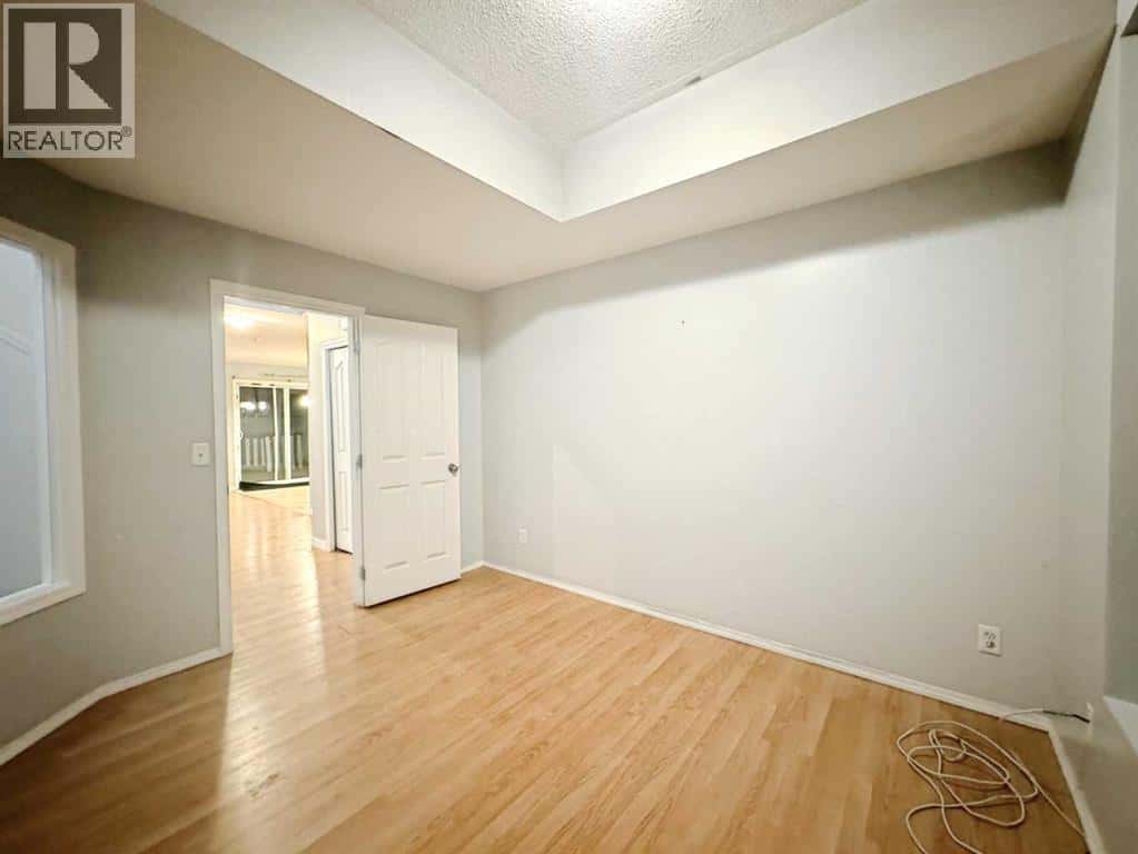 262 Luxstone Road SW — Airdrie - Photo 4 of 31