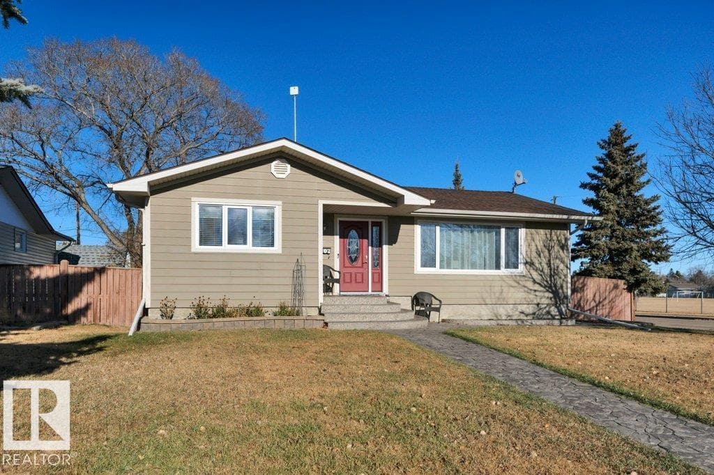 102 SPATINOW DR — Wetaskiwin - Main photo