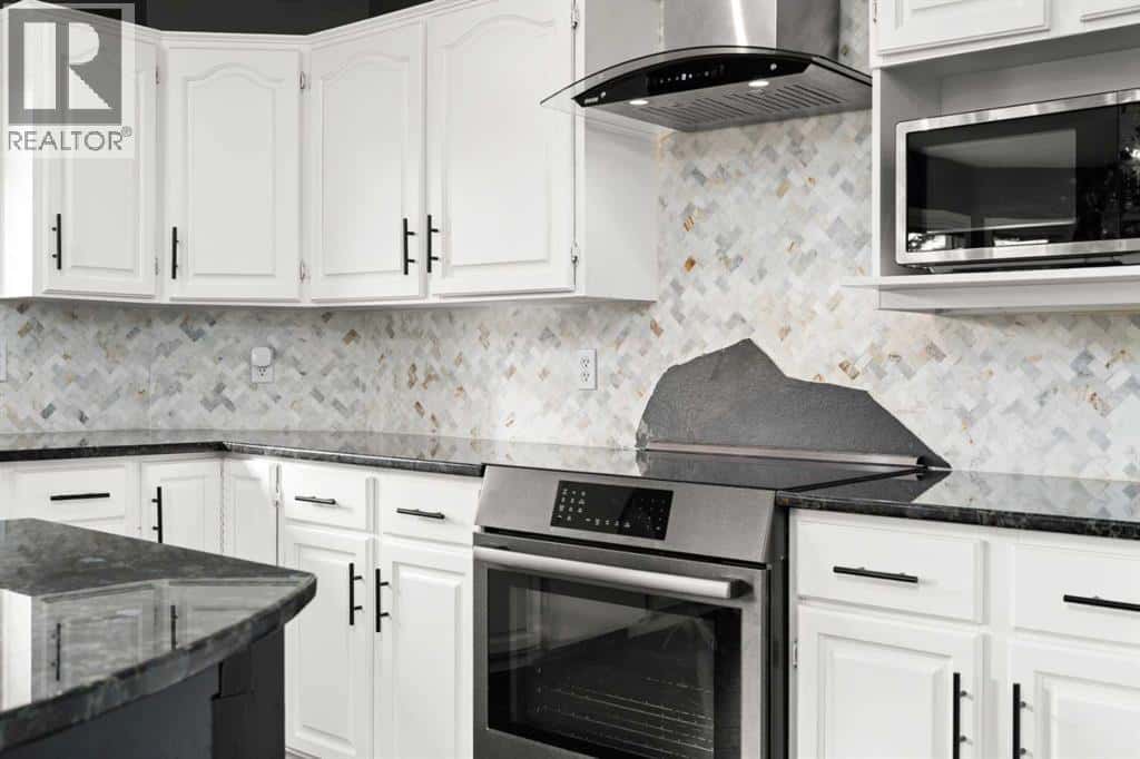 296 Lakeside Greens Crescent — Chestermere - Photo 5 of 33