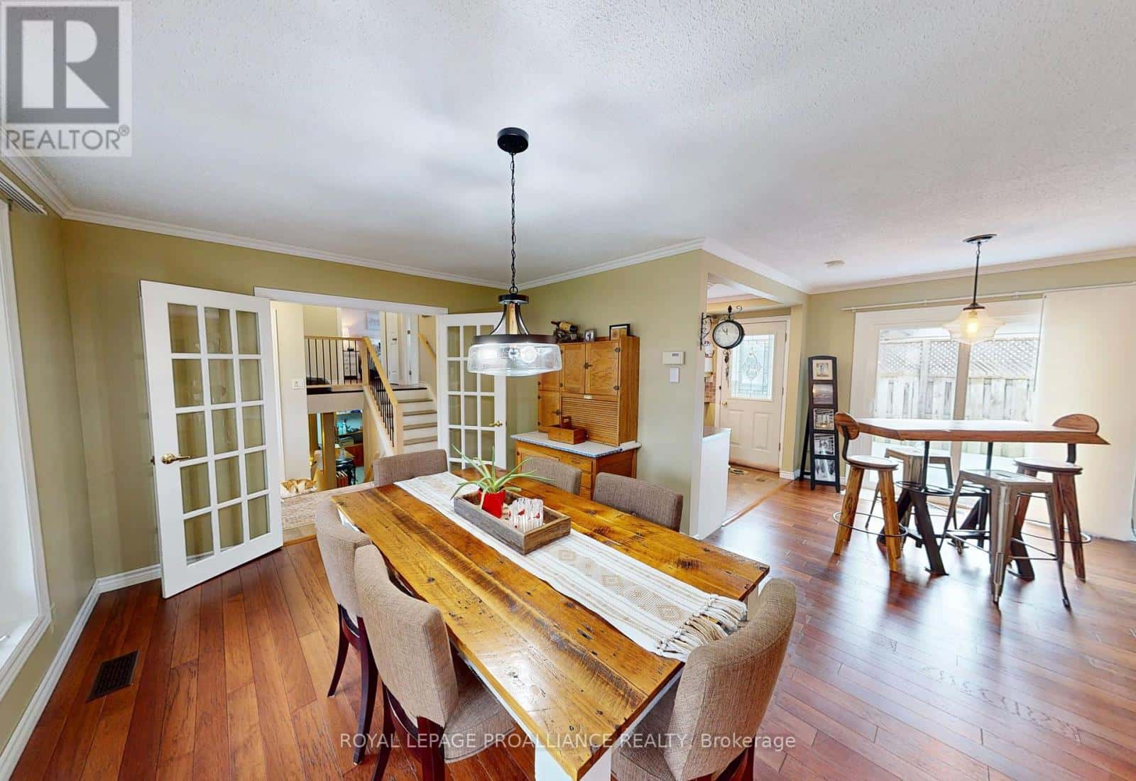 11 STAVEBANK ROAD — Belleville (Belleville Ward) - Photo 3 of 27