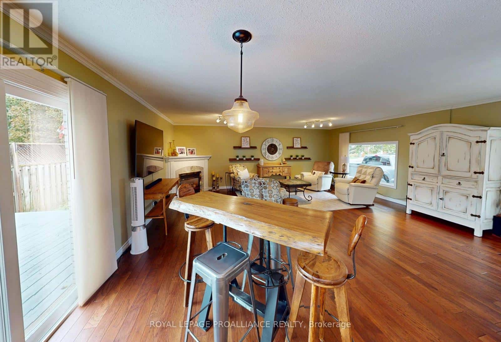 11 STAVEBANK ROAD — Belleville (Belleville Ward) - Photo 5 of 27