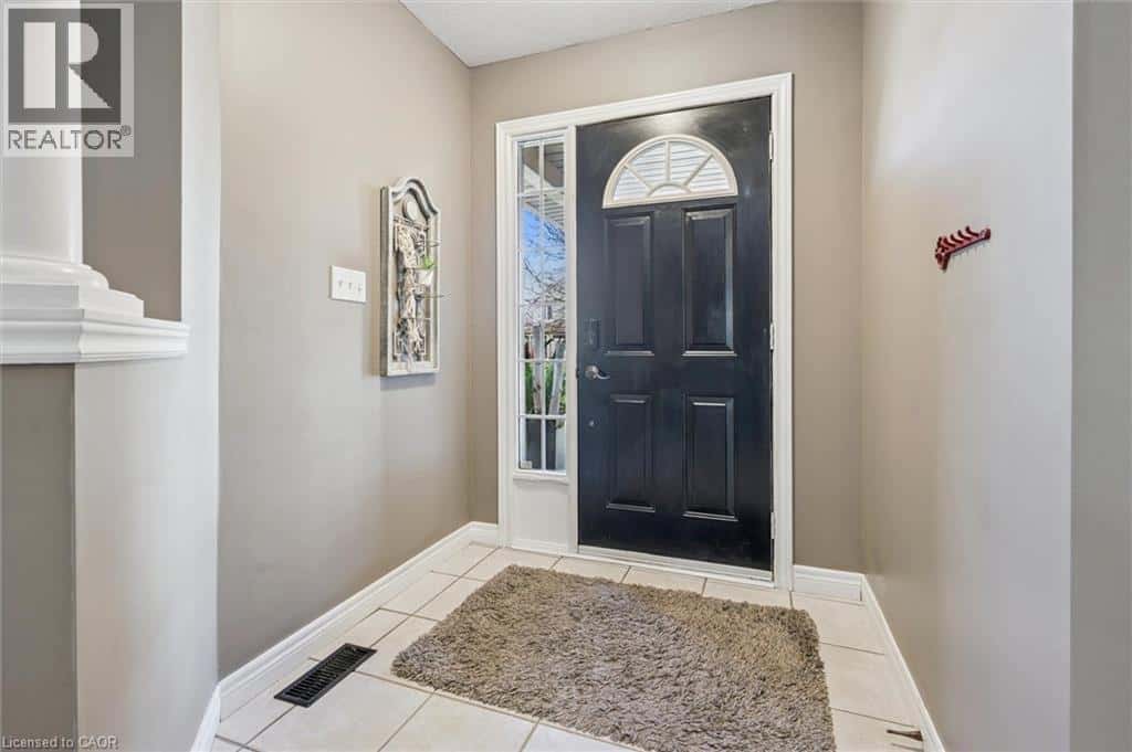 7 HEARTHBRIDGE Street — Kitchener - Photo 4 of 50