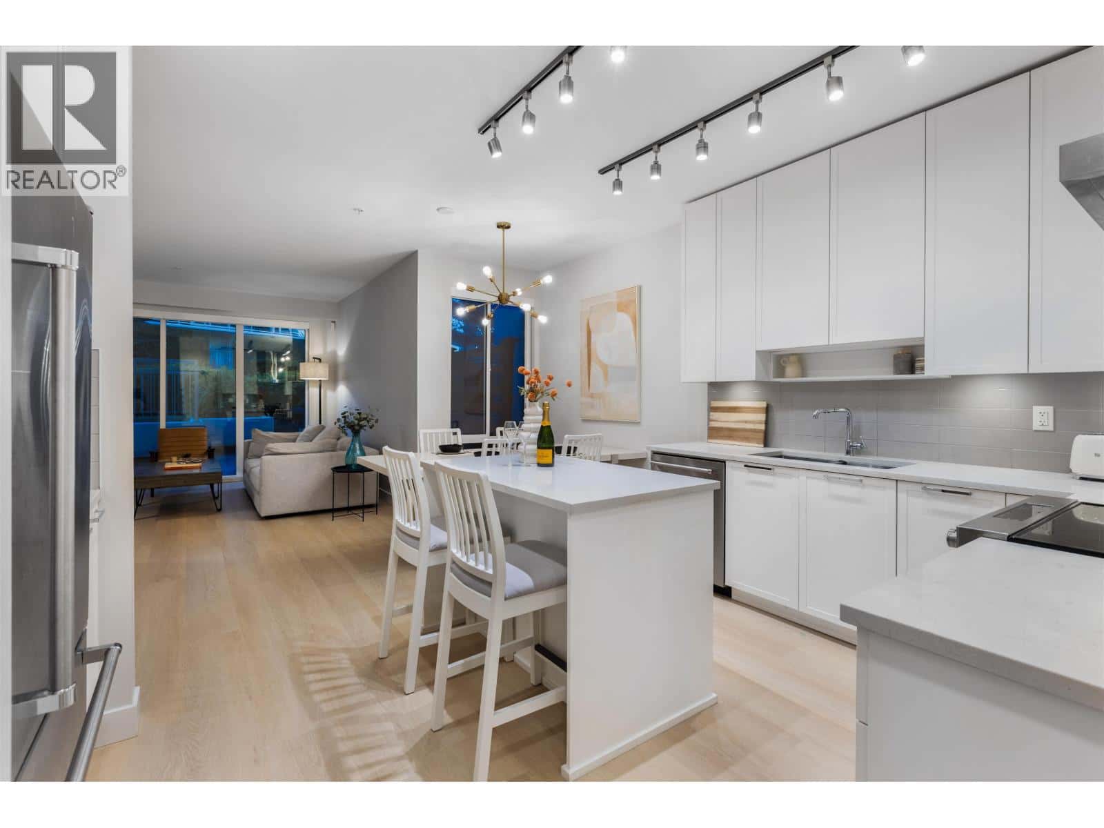 115 1768 GILMORE AVENUE — Burnaby - Photo 2 of 20