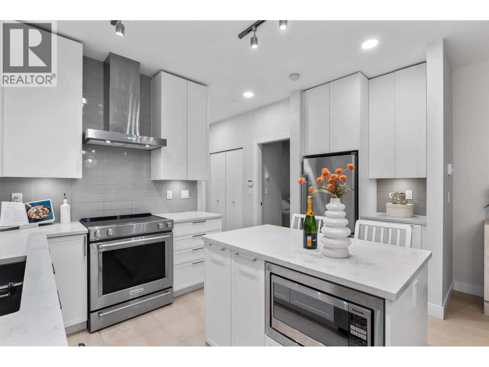 115 1768 GILMORE AVENUE — Burnaby - Photo 4 of 20