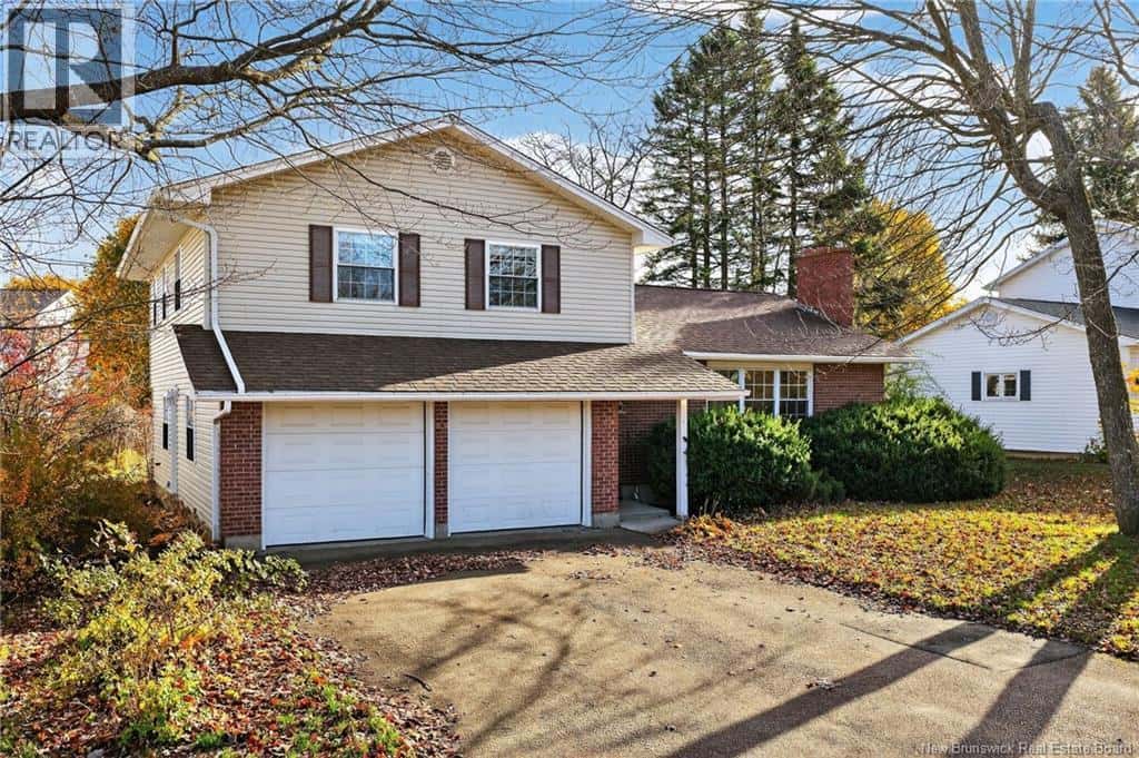 18 Grindstone Drive — Riverview - Photo 2 of 40