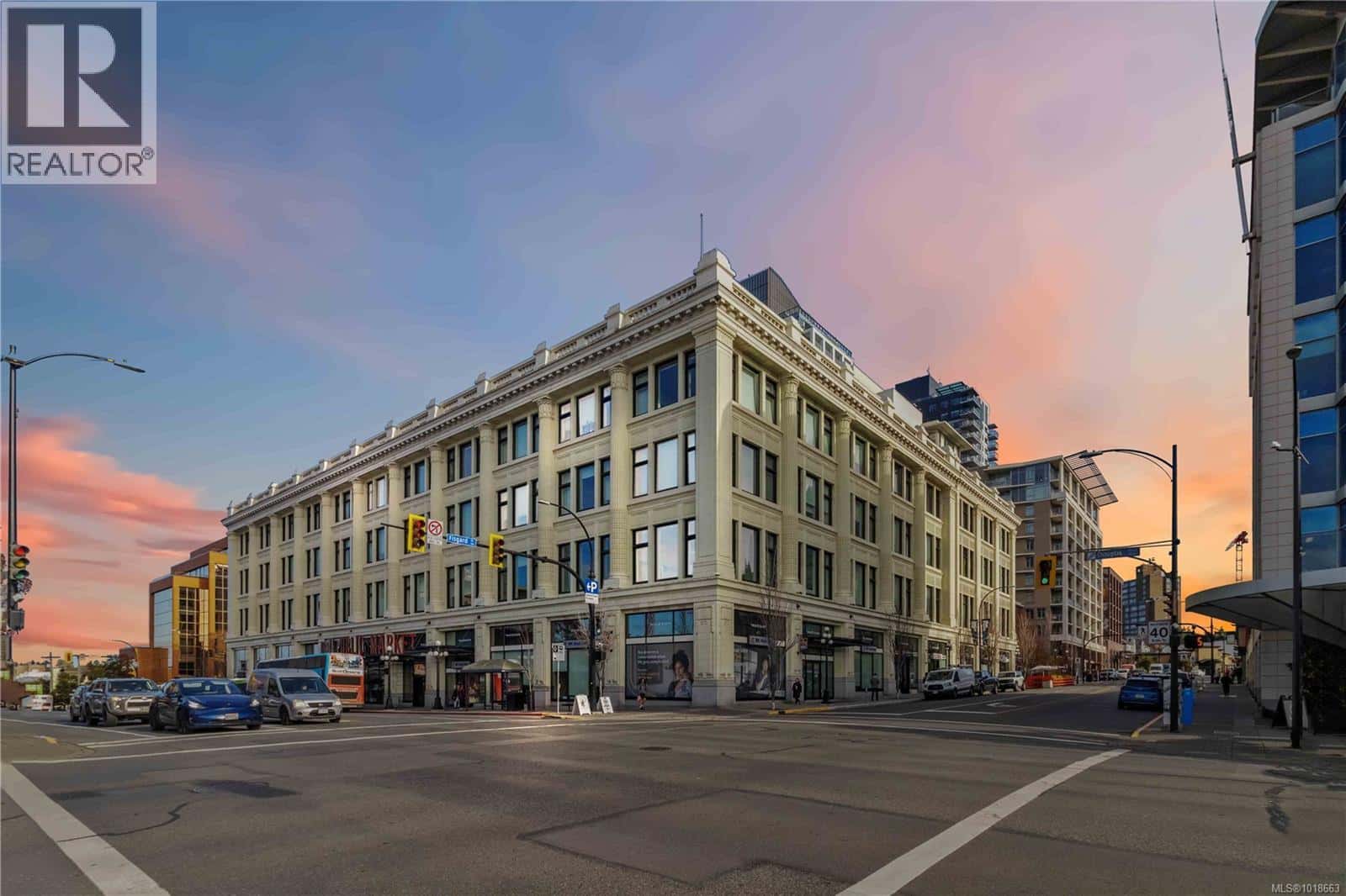 506 770 Fisgard St — Victoria - Photo 3 of 38