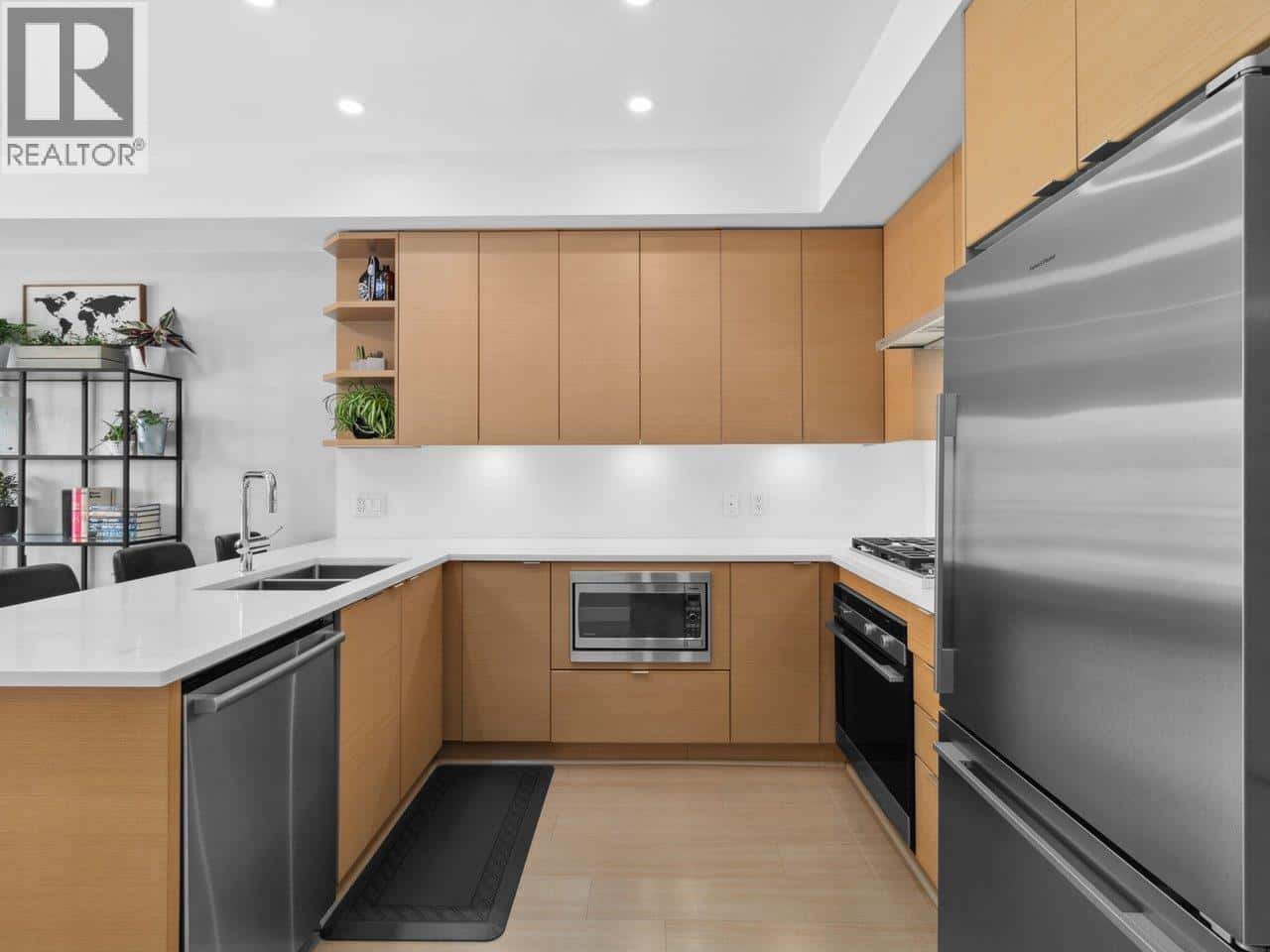 208 2528 COLLINGWOOD STREET — Vancouver - Photo 2 of 16