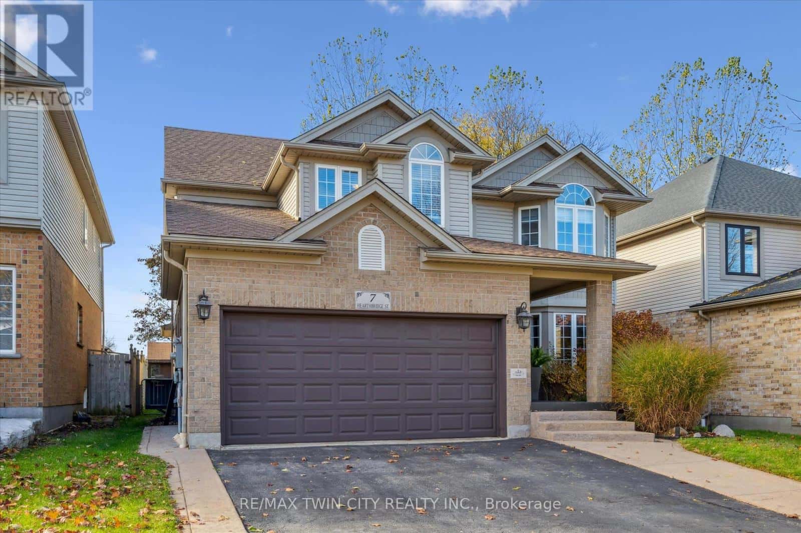 7 HEARTHBRIDGE STREET — Kitchener - Photo 2 of 50