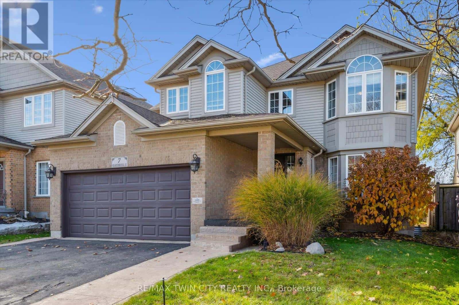 7 HEARTHBRIDGE STREET — Kitchener - Photo 3 of 50