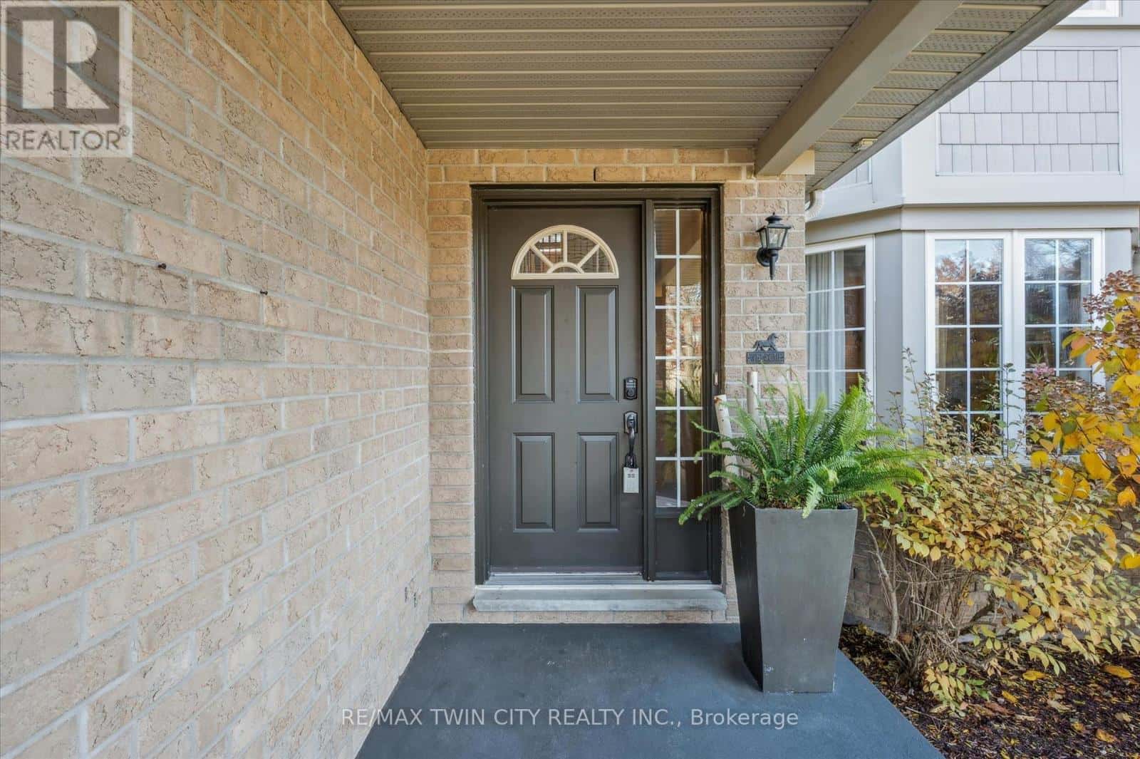 7 HEARTHBRIDGE STREET — Kitchener - Photo 4 of 50