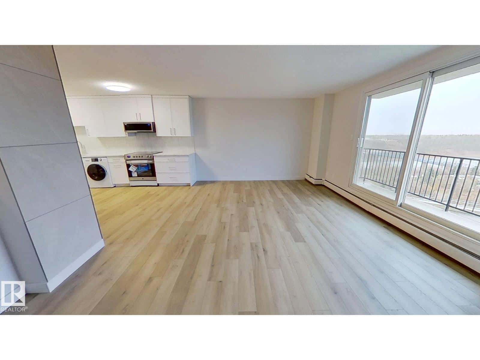 #603 9028 Jasper AV NW — Edmonton - Photo 5 of 13