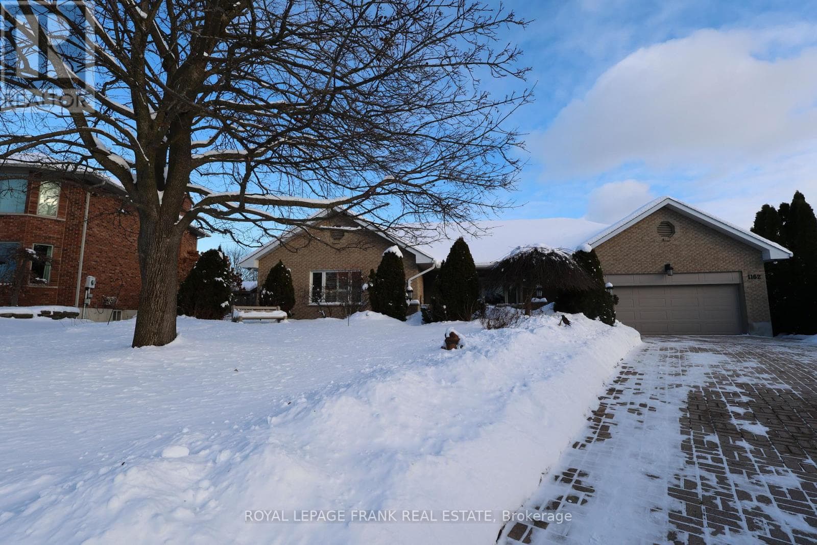 1162 SUMMIT DRIVE — Peterborough (Otonabee Ward 1) - Main photo