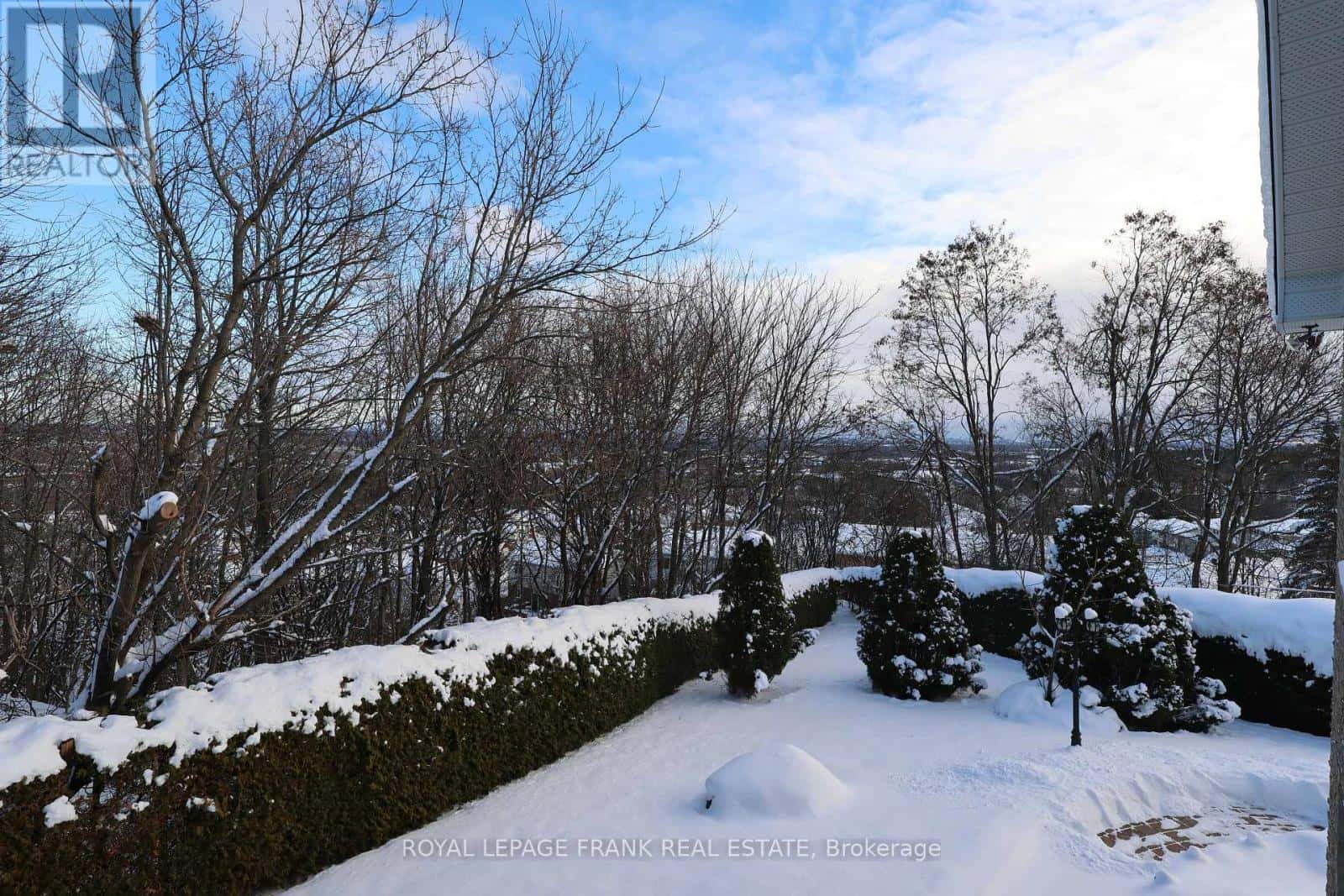 1162 SUMMIT DRIVE — Peterborough (Otonabee Ward 1) - Photo 2 of 50