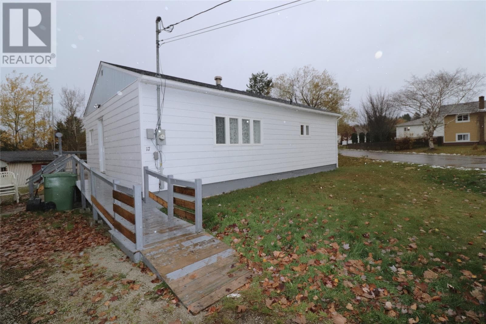 17 Main dam Road — Deer Lake - Main photo