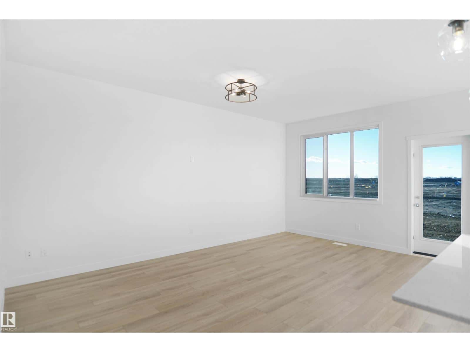 18967 28 AV NW — Edmonton - Photo 4 of 27