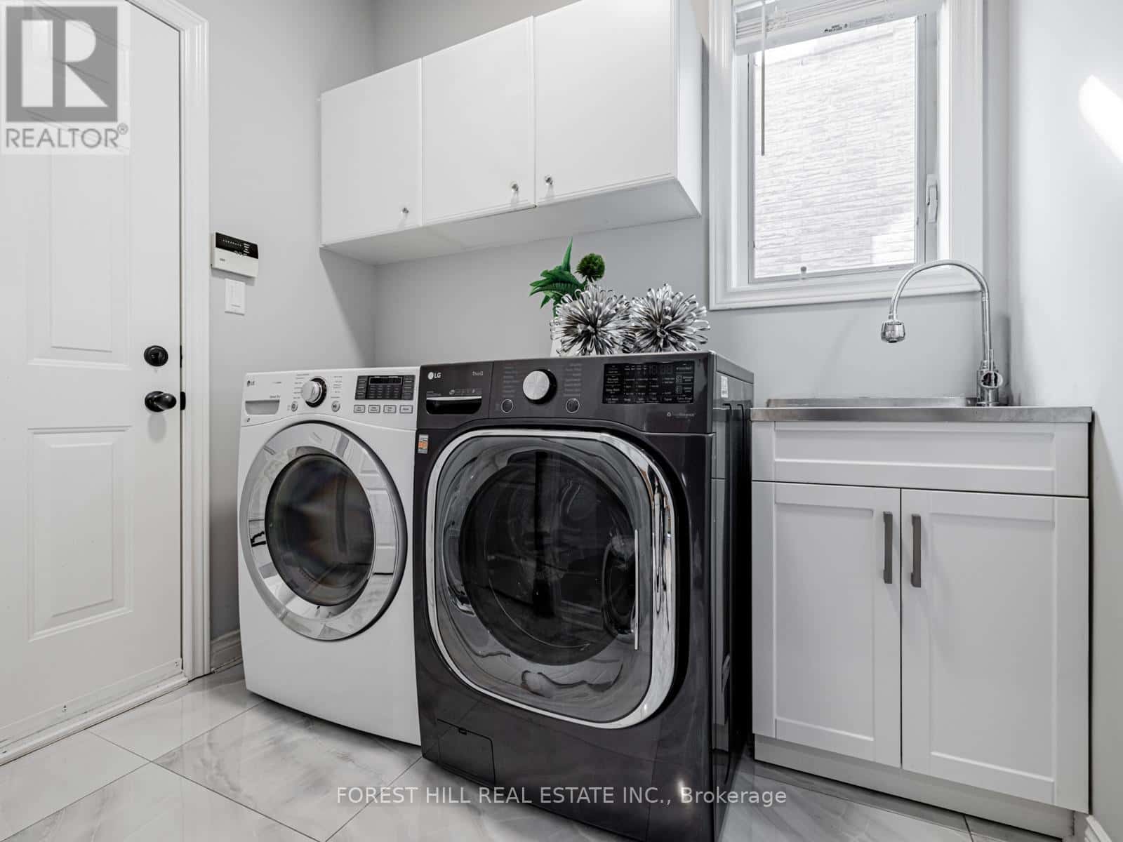 134 ROYAL PALM DRIVE — Vaughan (Crestwood-Springfarm-Yorkhill) - Photo 3 of 25