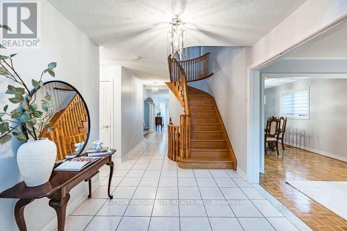 8734 MARTIN GROVE ROAD W — Vaughan (Elder Mills) - Photo 4 of 50