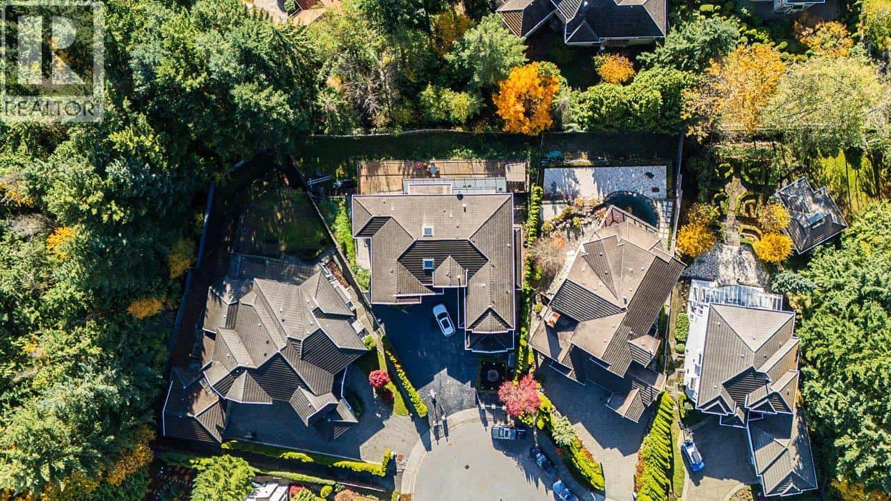 2982 SUNRIDGE COURT — Coquitlam - Photo 3 of 39