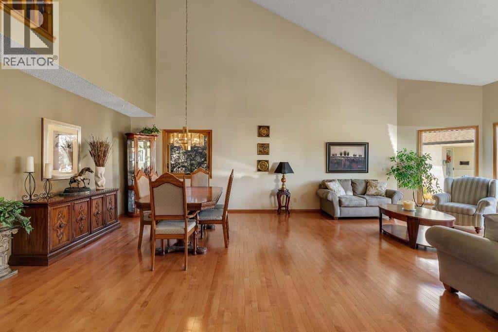 223 Shawnee Mews SW — Calgary - Photo 3 of 50