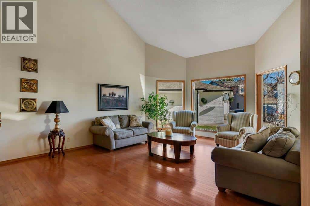 223 Shawnee Mews SW — Calgary - Photo 4 of 50