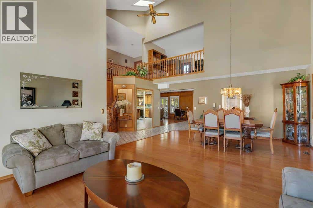 223 Shawnee Mews SW — Calgary - Photo 5 of 50