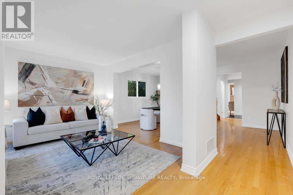 165 CLONMORE DRIVE — Toronto (Birchcliffe-Cliffside), Ontario - Photo 4 of 46