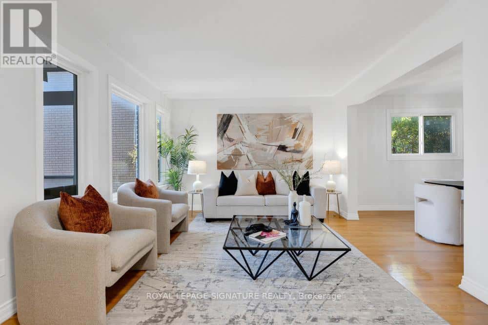 165 CLONMORE DRIVE — Toronto (Birchcliffe-Cliffside), Ontario - Photo 5 of 46