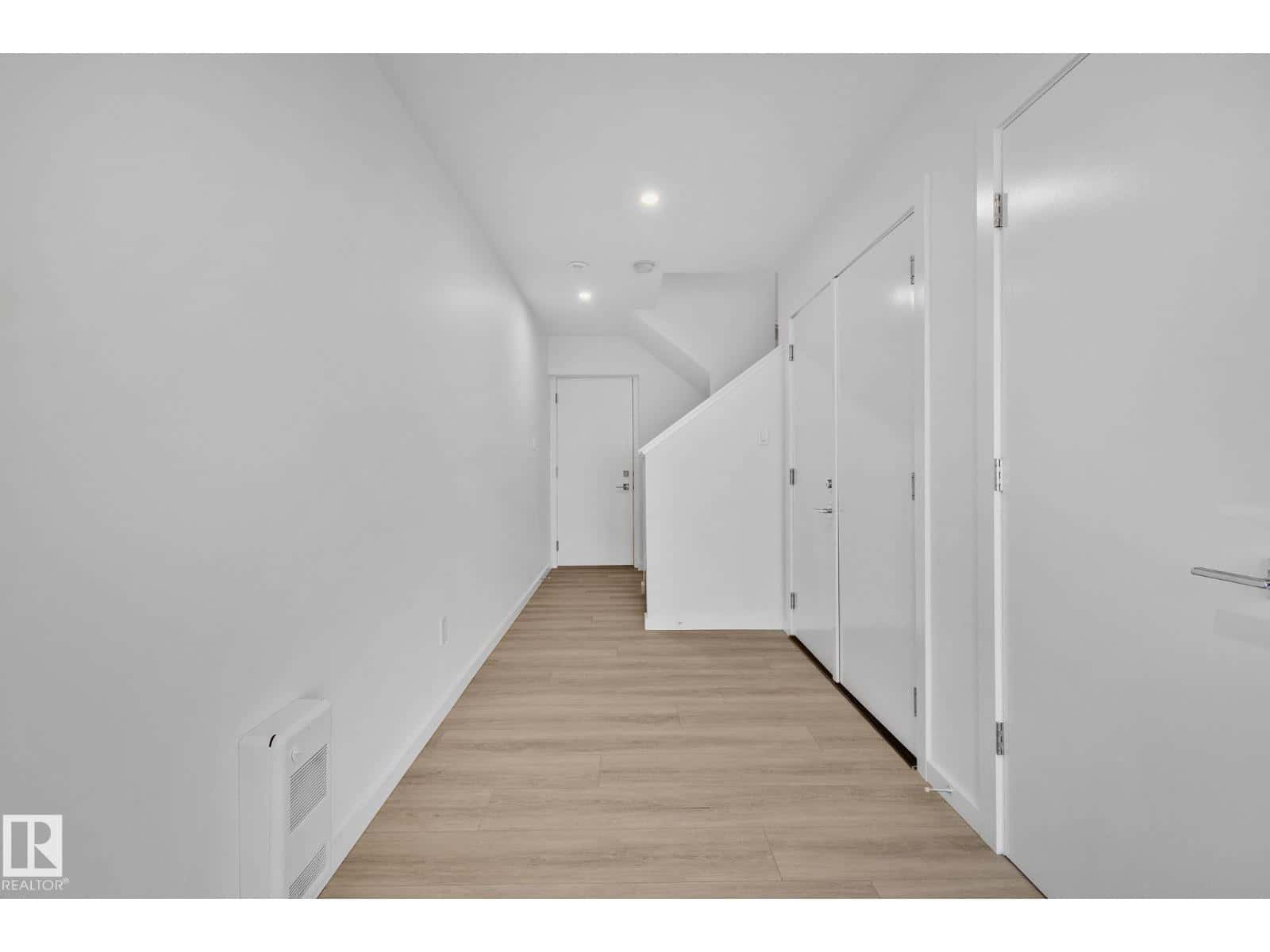 #84 5 RONDEAU DR — St. Albert - Photo 2 of 34