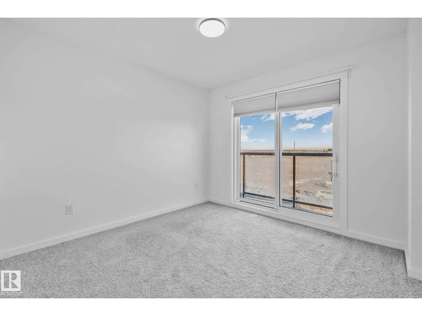 #84 5 RONDEAU DR — St. Albert - Photo 4 of 34