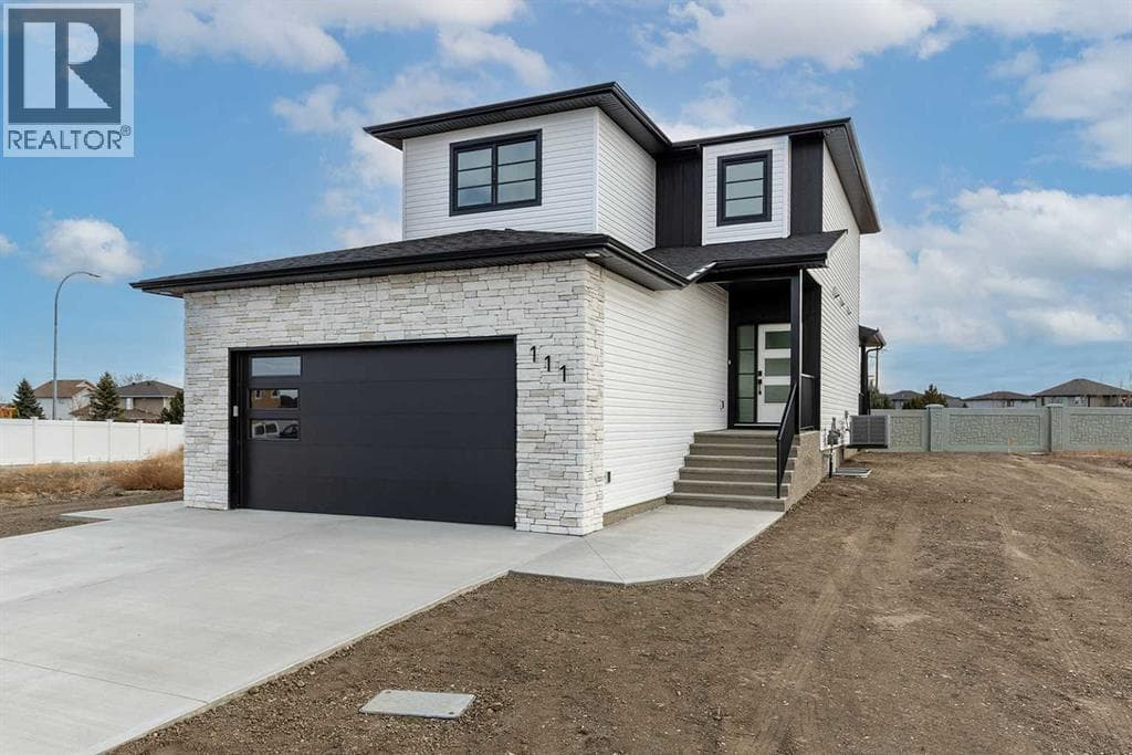 111 Sierra Road SW — Medicine Hat - Main photo