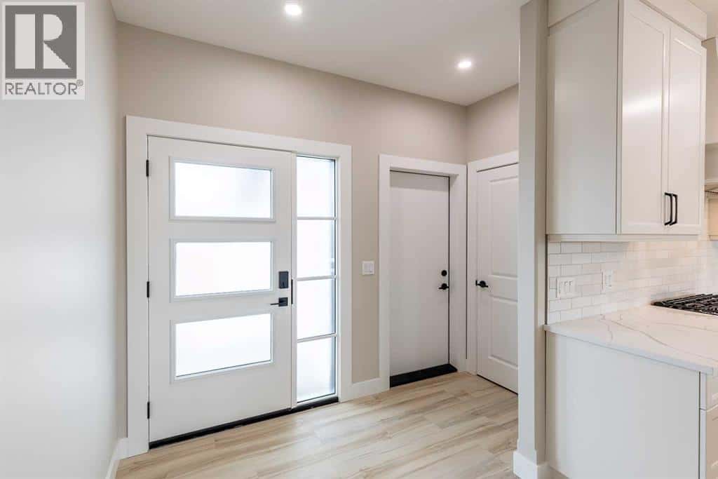 111 Sierra Road SW — Medicine Hat - Photo 5 of 50