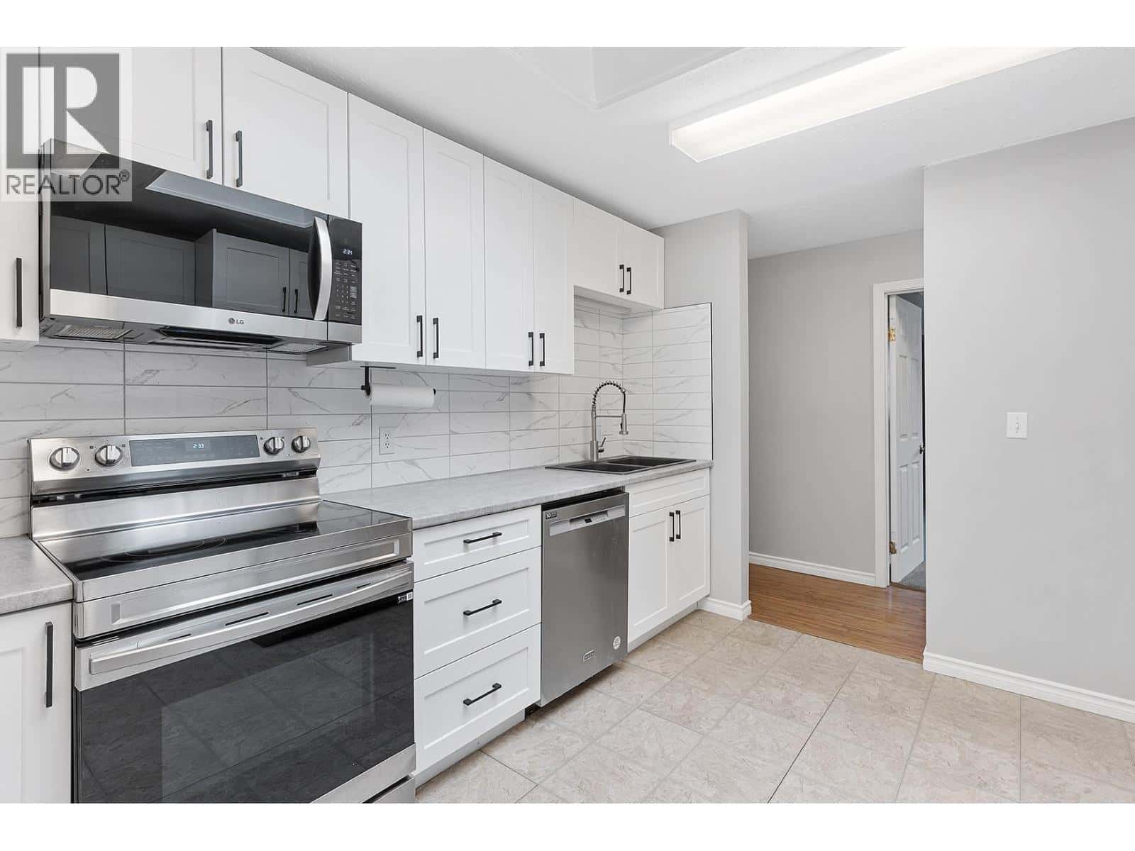 3020 Allenby Way Unit# 214 — Vernon - Photo 5 of 40