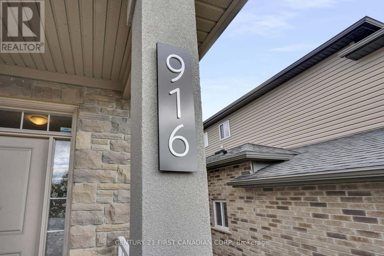 916 ROULSTON STREET — London North (North M) - Photo 3 of 40