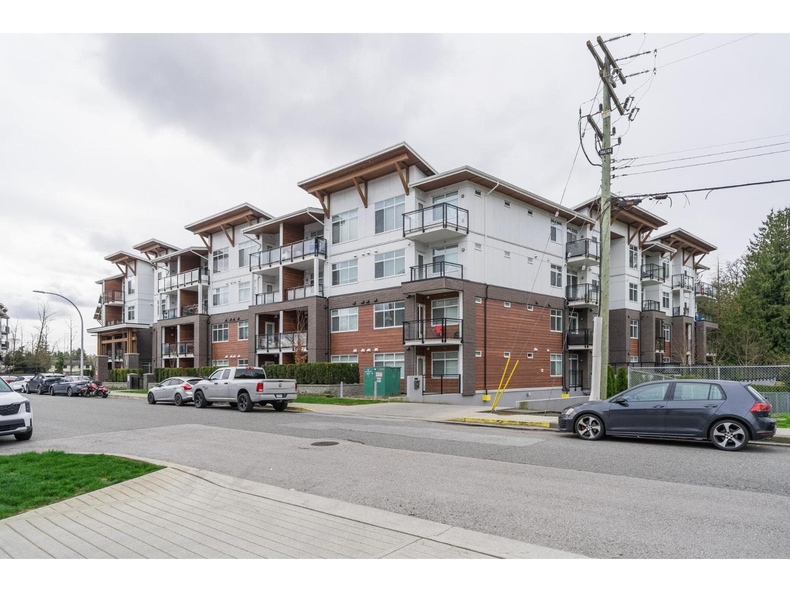 227 5415 BRYDON CRESCENT — Langley - Main photo