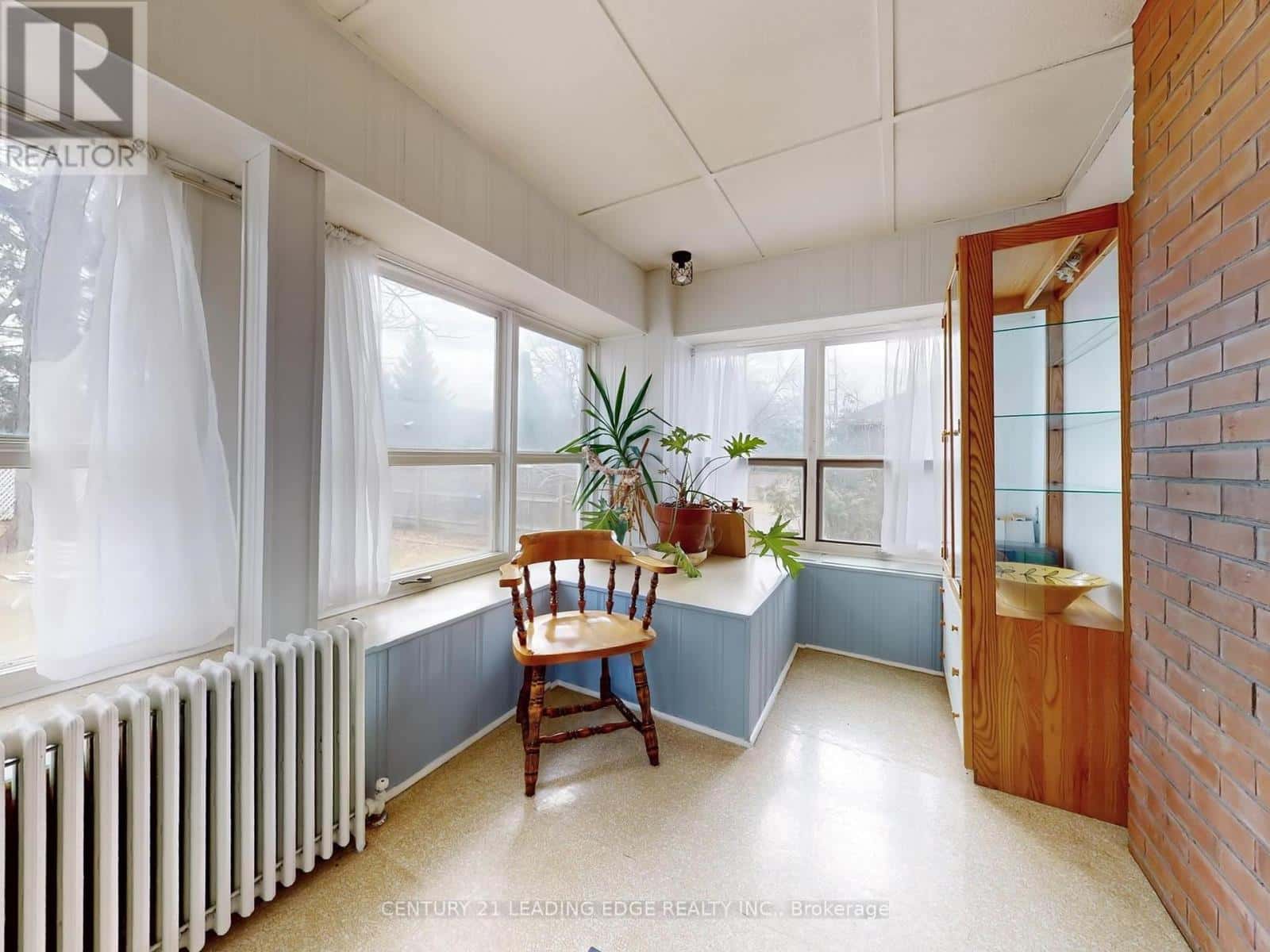 261 MAIN STREET N — Markham (Old Markham Village) - Photo 3 of 28