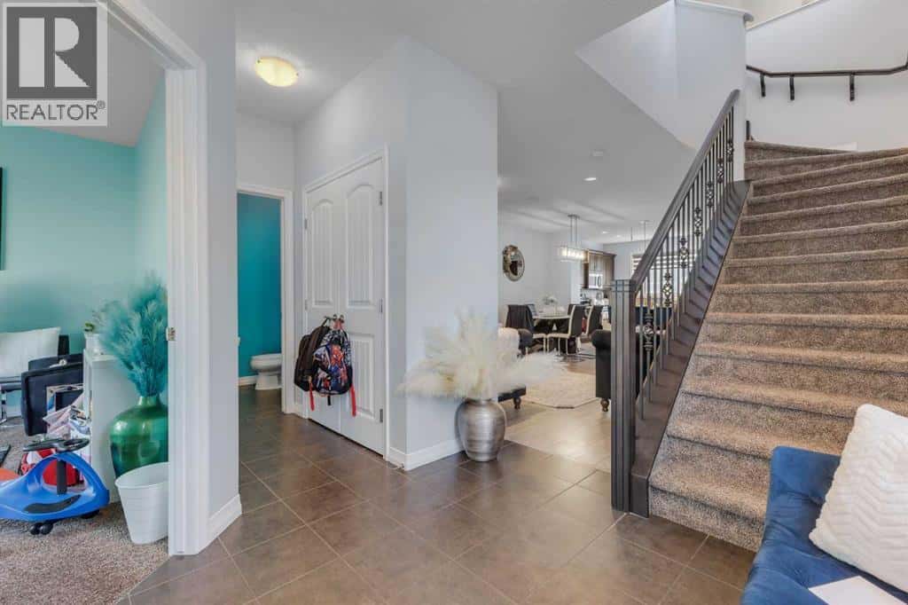 505 Redstone Drive NE — Calgary - Photo 4 of 49