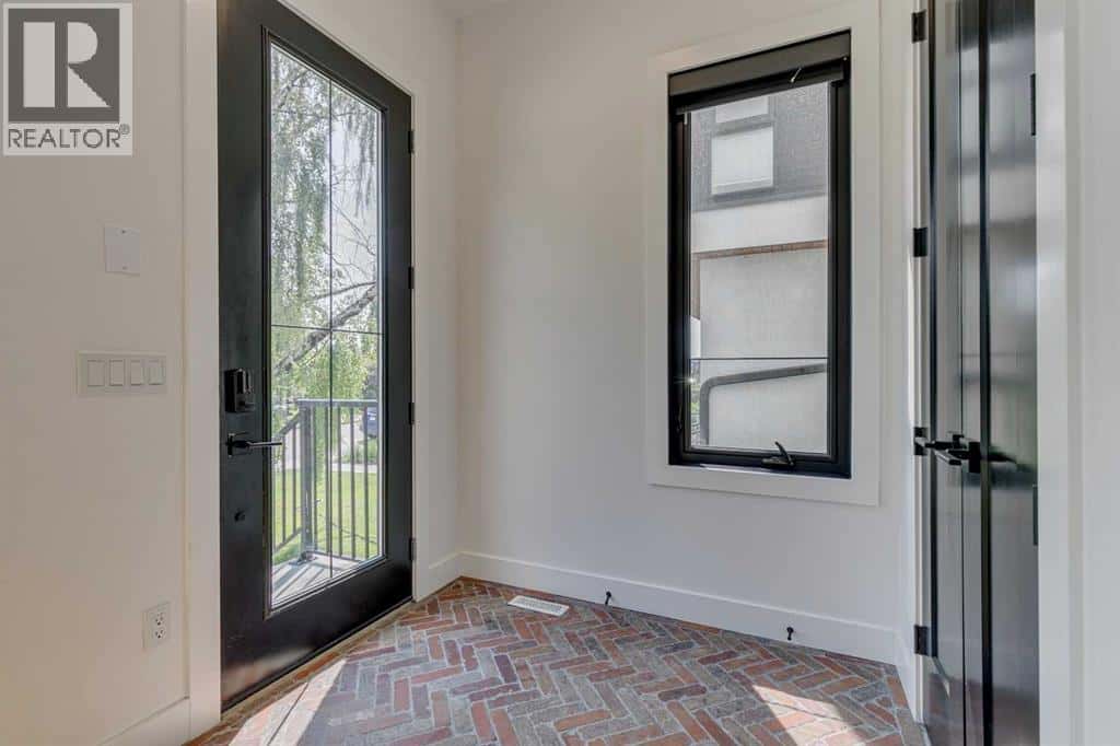 2219 32 Street SW — Calgary - Photo 2 of 50