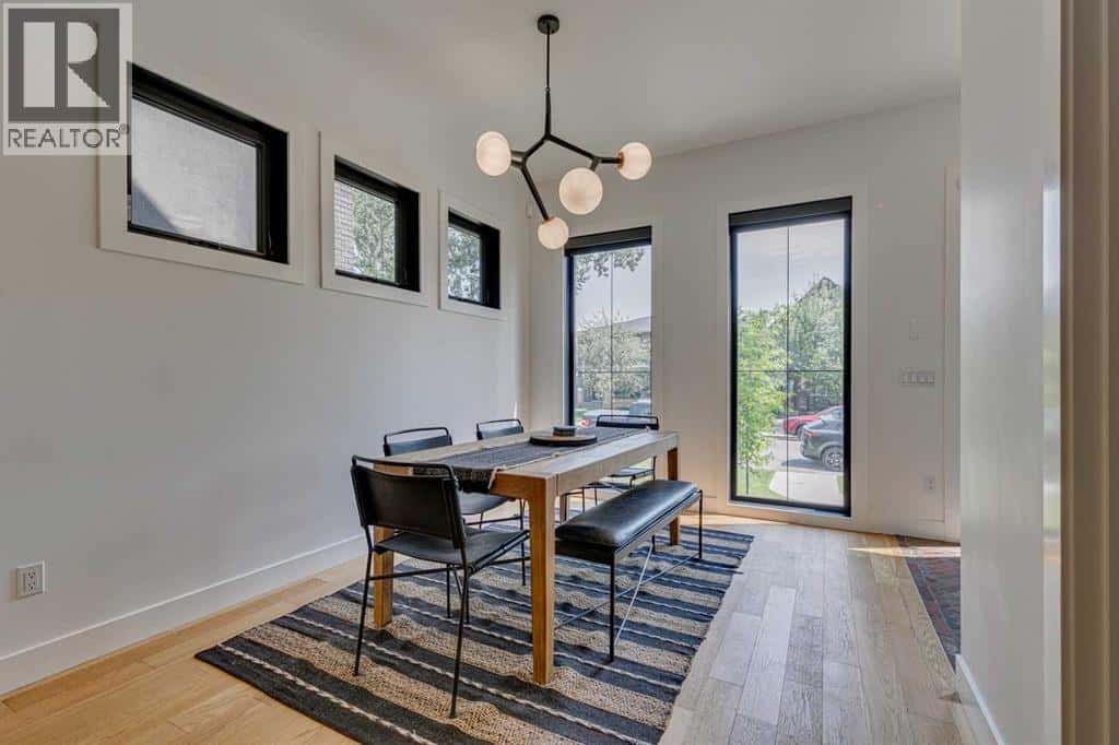 2219 32 Street SW — Calgary - Photo 4 of 50