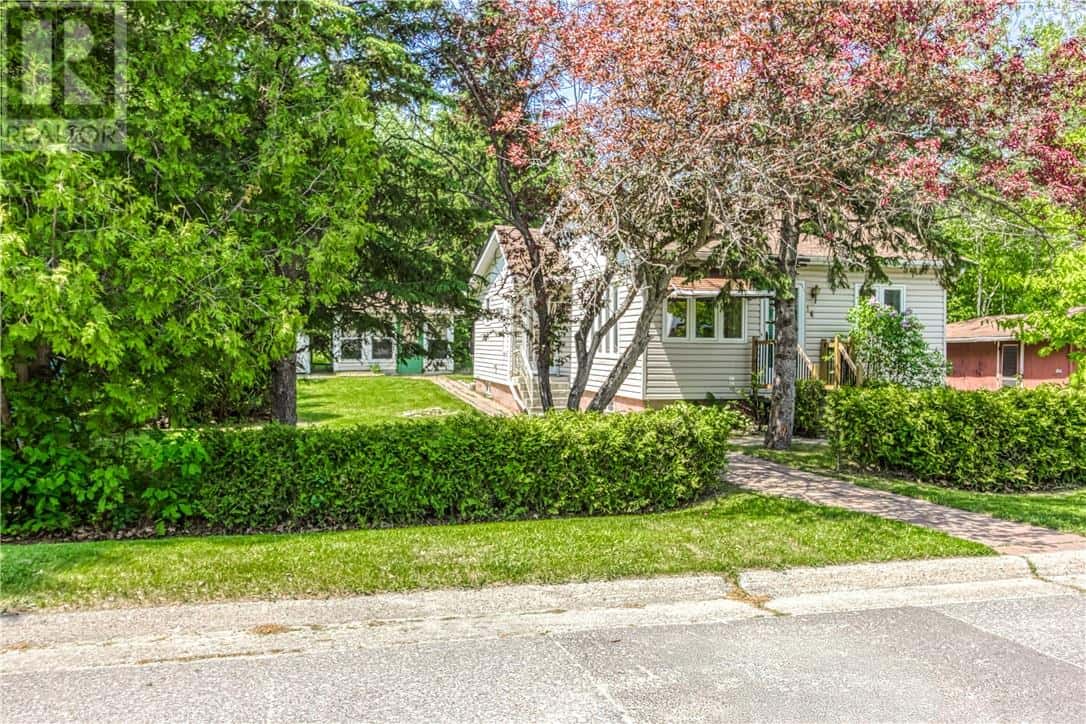 14 Oak Avenue — Coniston - Photo 2 of 34