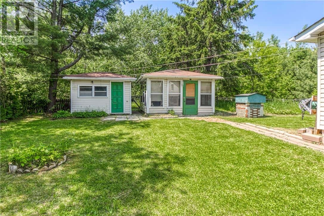 14 Oak Avenue — Coniston - Photo 5 of 34