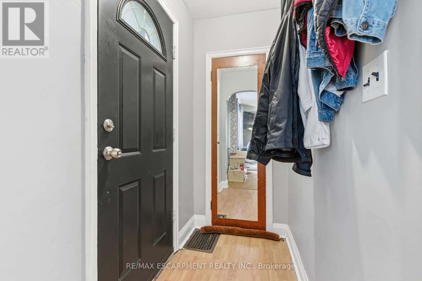 58 SEVEN OAKS DRIVE — Hamilton (Hill Park) - Photo 4 of 36