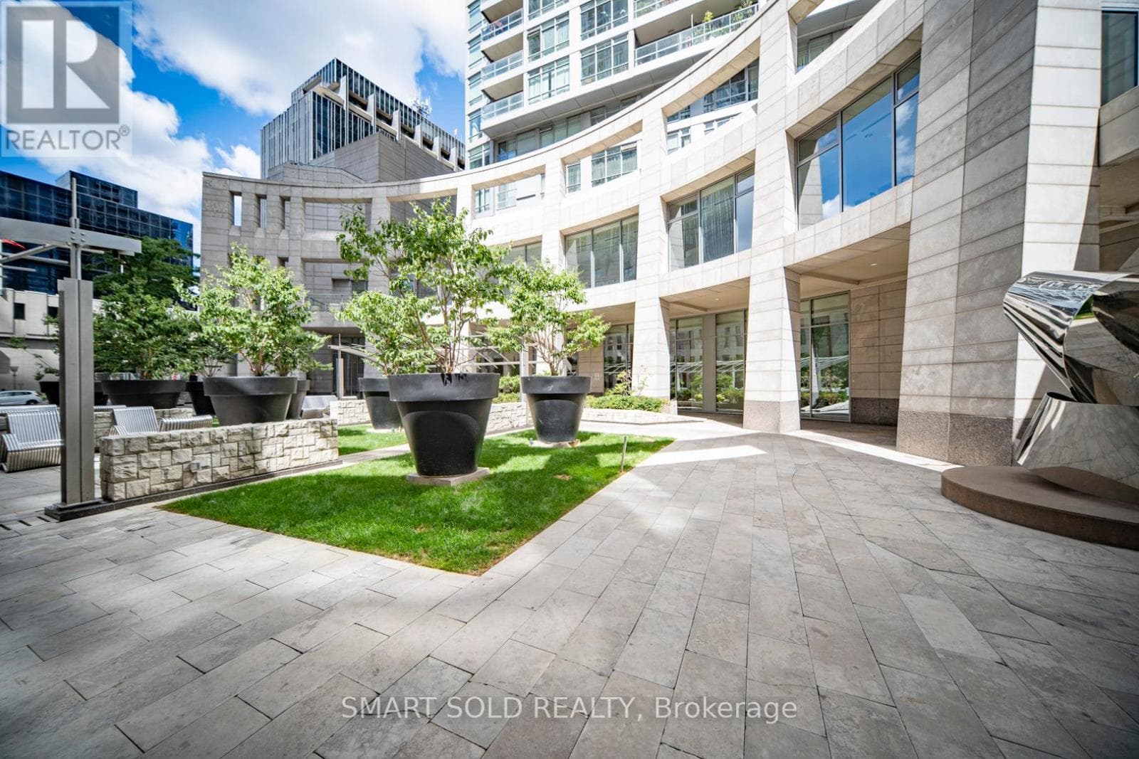 901 - 2191 YONGE STREET — Toronto (Mount Pleasant West) - Main photo