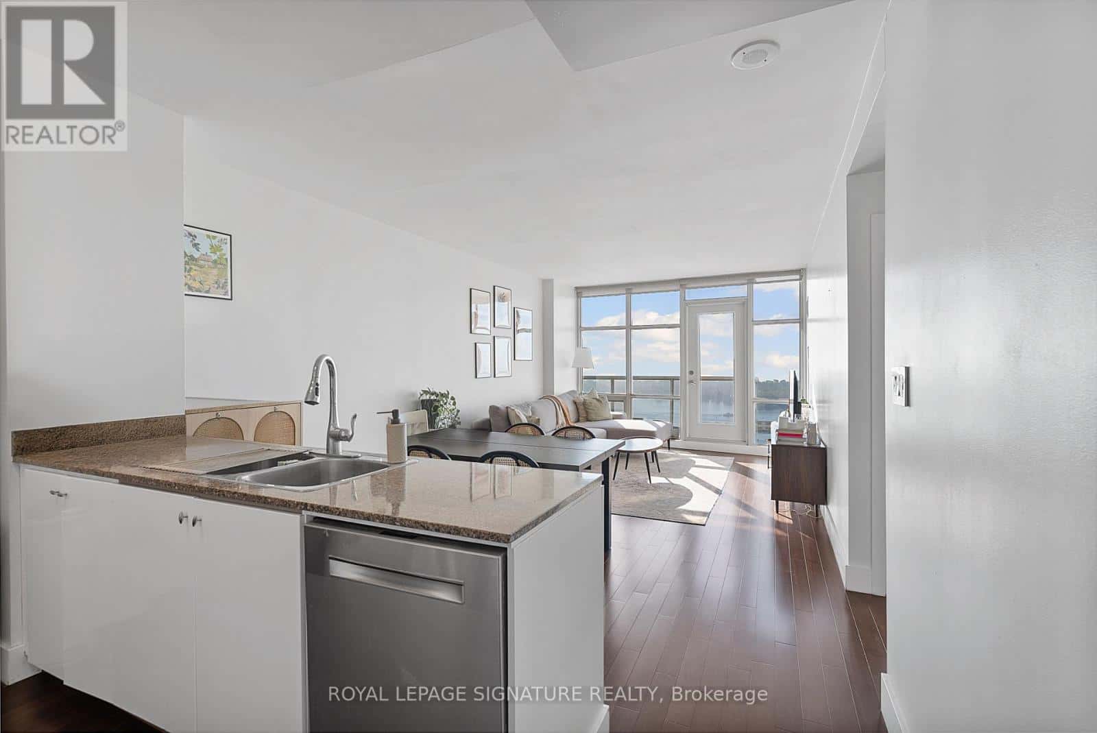 4311 - 35 MARINER TERRACE — Toronto (Waterfront Communities) - Photo 2 of 19