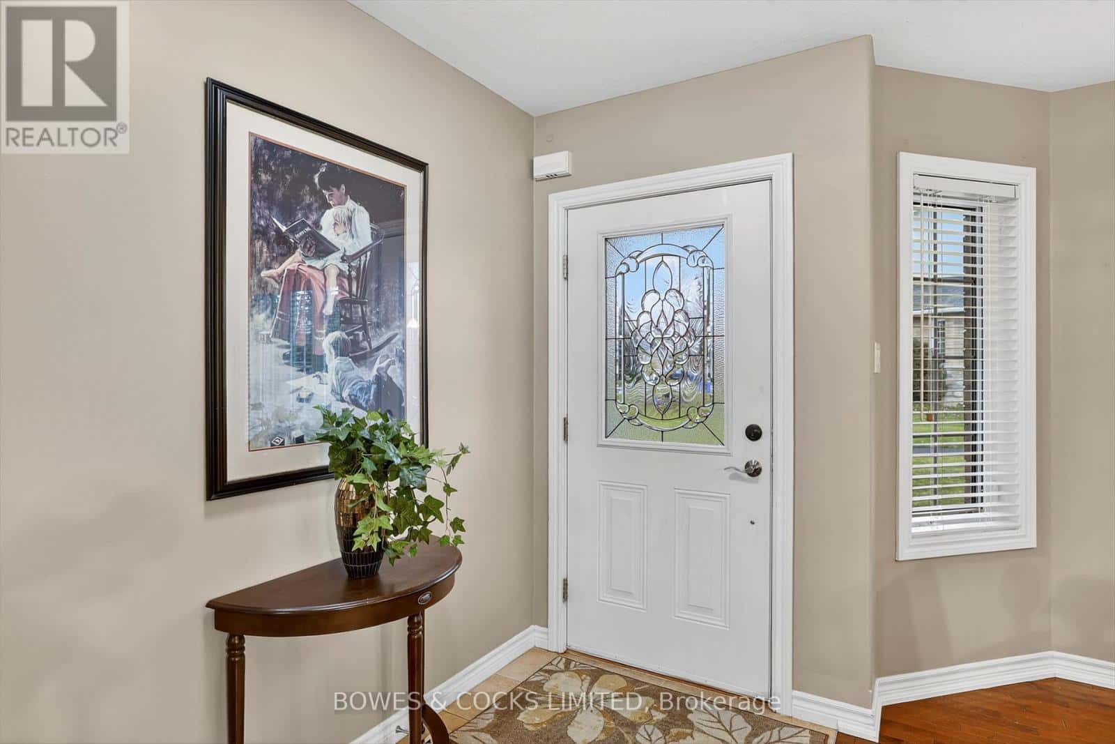 135 VILLAGE CRESCENT — Peterborough (Otonabee Ward 1) - Photo 5 of 46