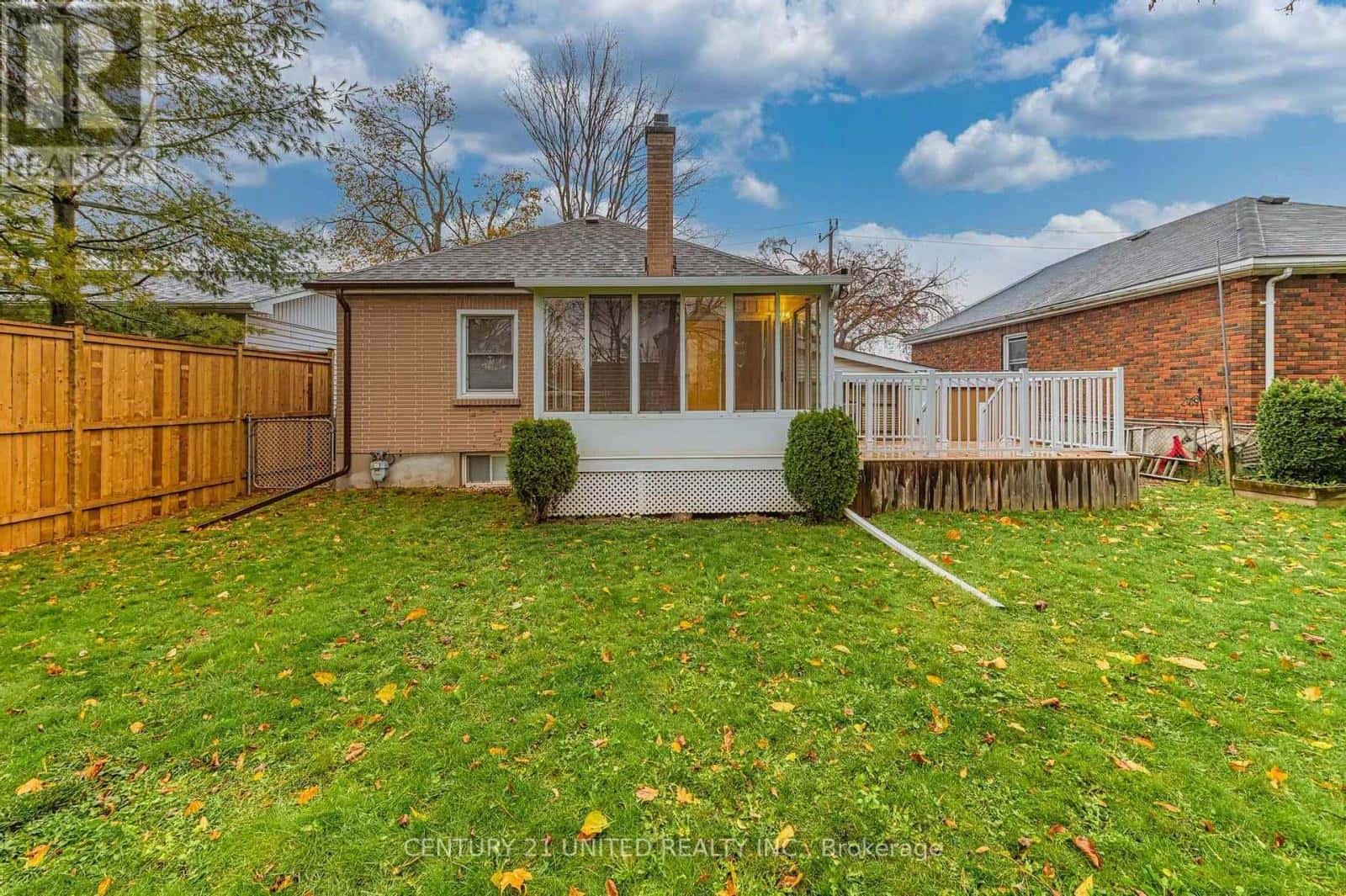 835 BARNARDO AVENUE — Peterborough (Northcrest Ward 5) - Photo 4 of 32