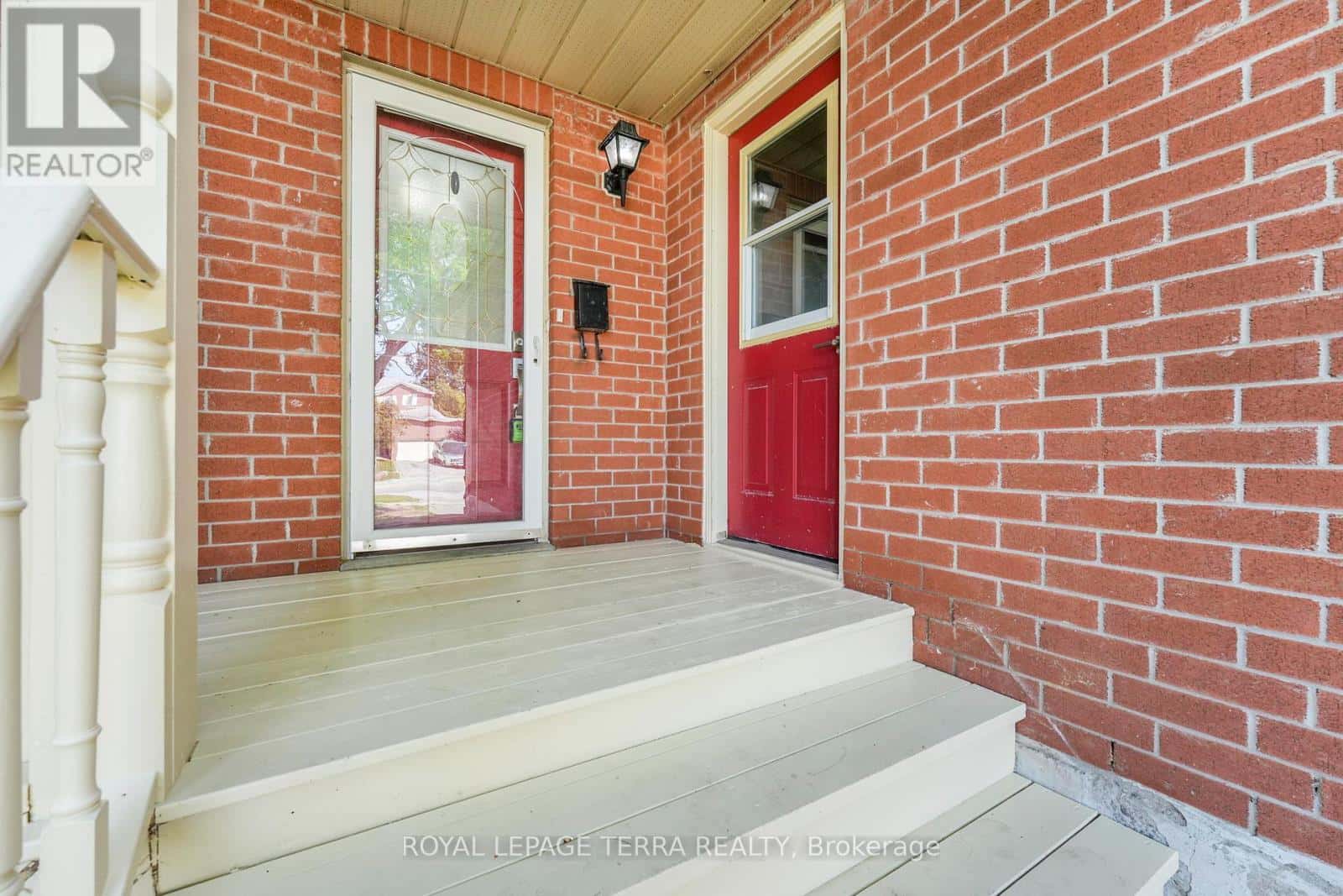 67 LIVINGSTONE STREET W — Barrie (Sunnidale) - Photo 2 of 34